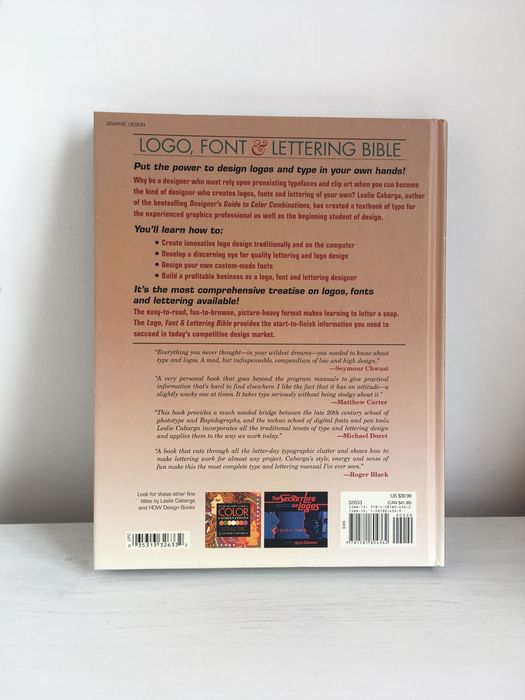Livro "Logo font and lettering bible"