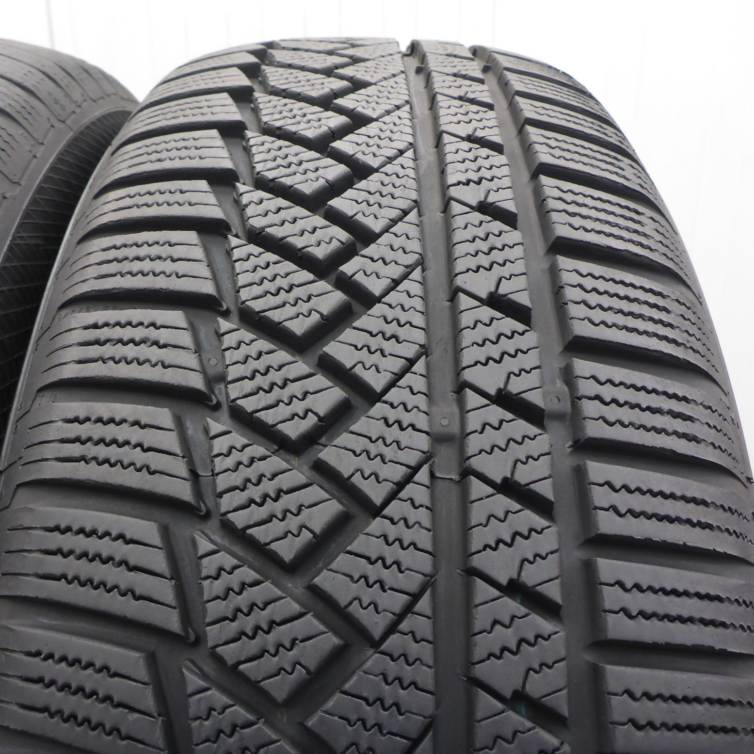 Opony 235/60/18 Continental 235/60R18 103T Zimowe 2022 8,2mm Jak Nowe
