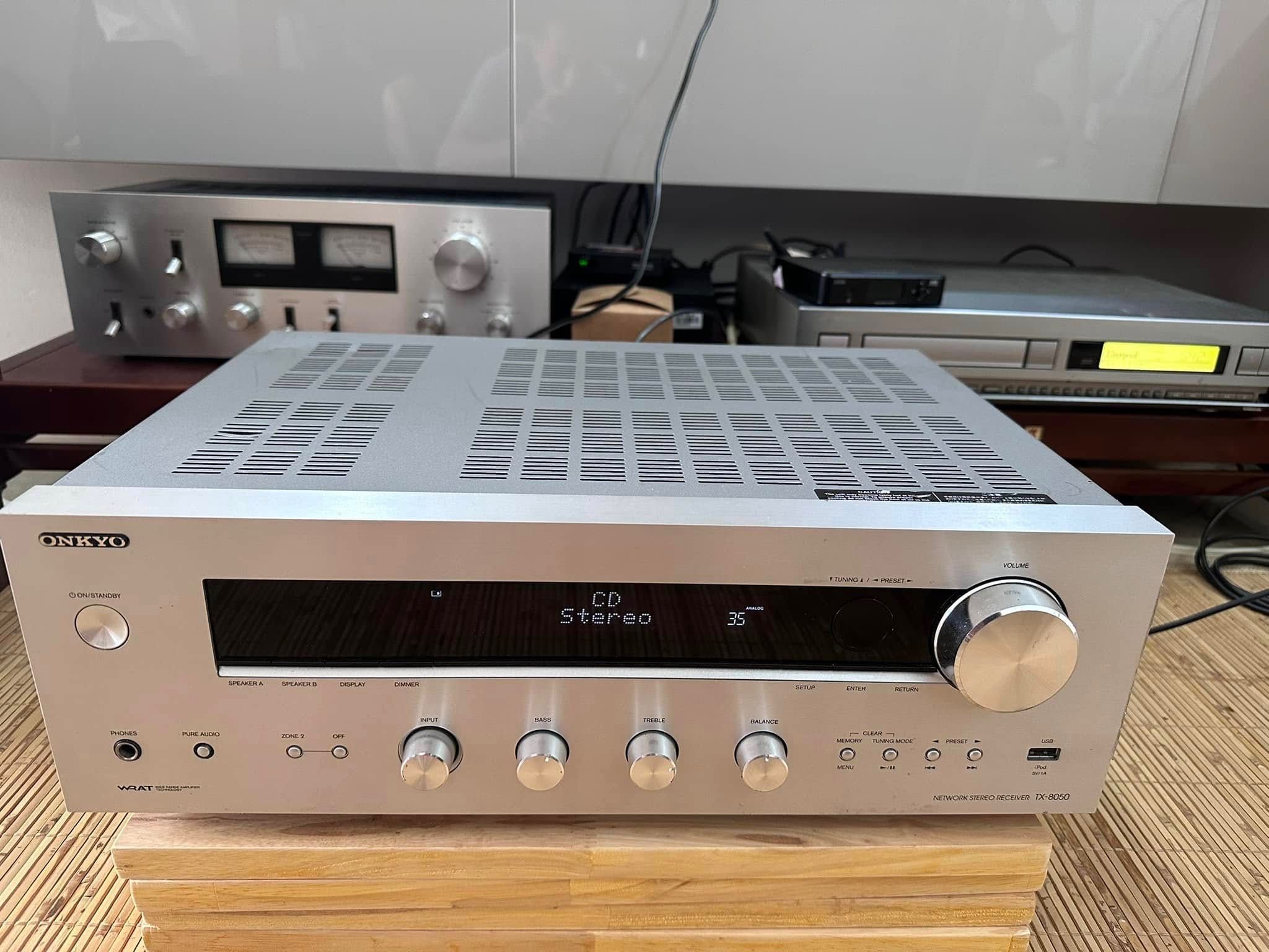 Amplituner stereo Onkyo TX-8050