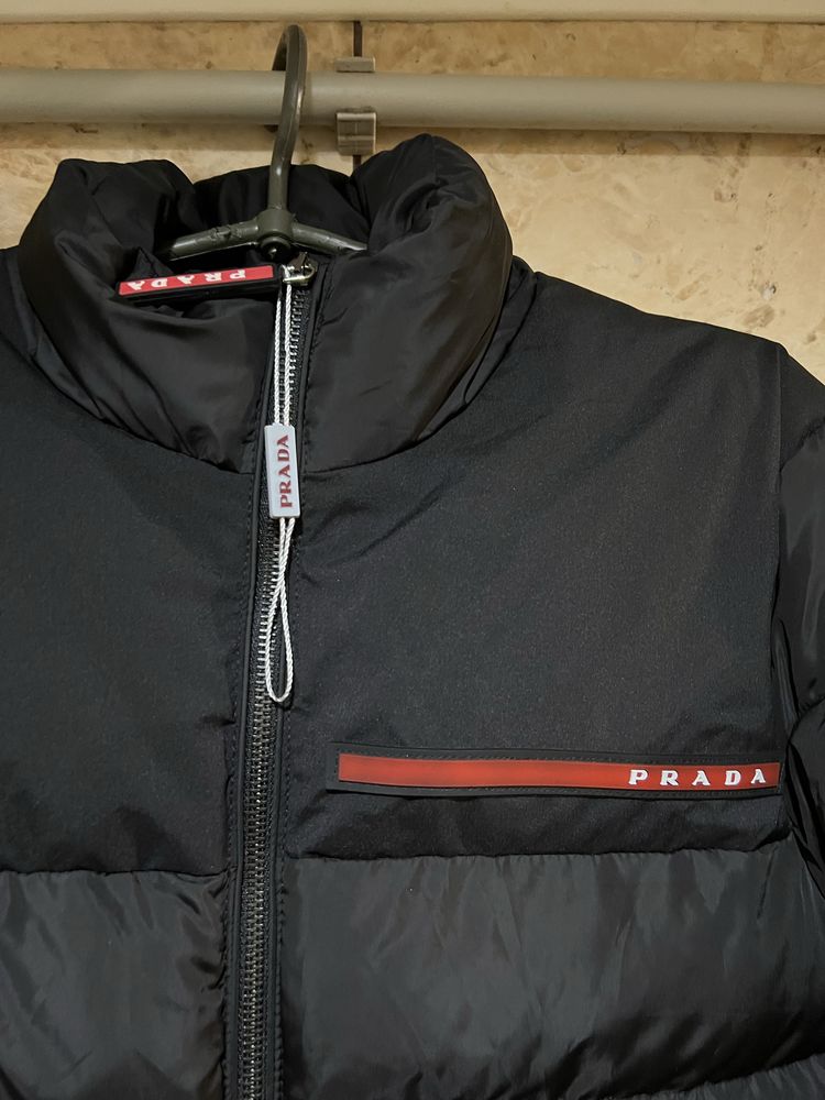 Чоловіча зимова куртка Prada
