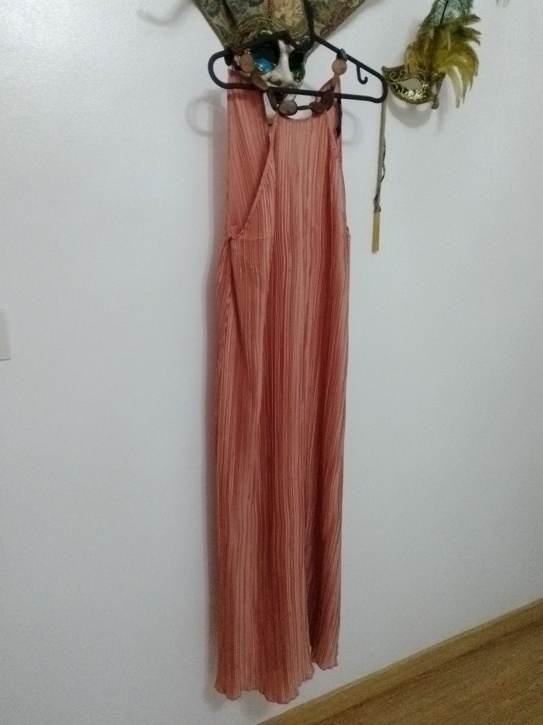 Vestido cor coral