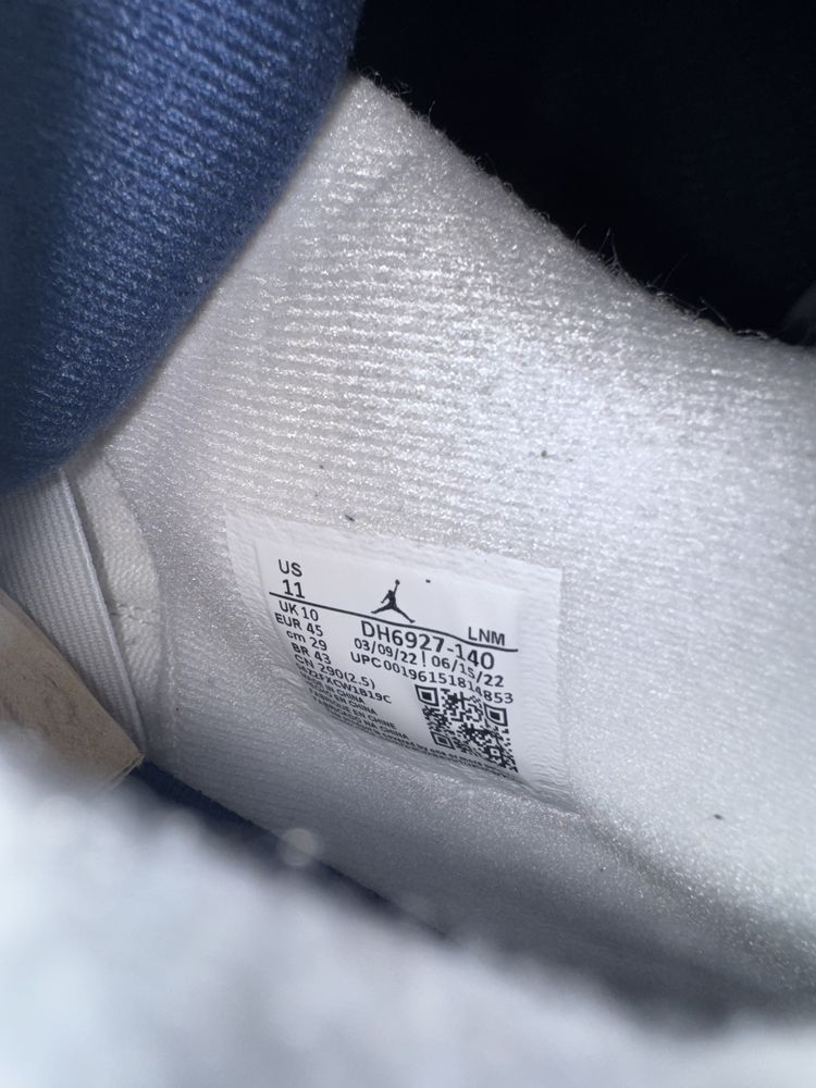Air Jordan 4 “Midnight Navy”