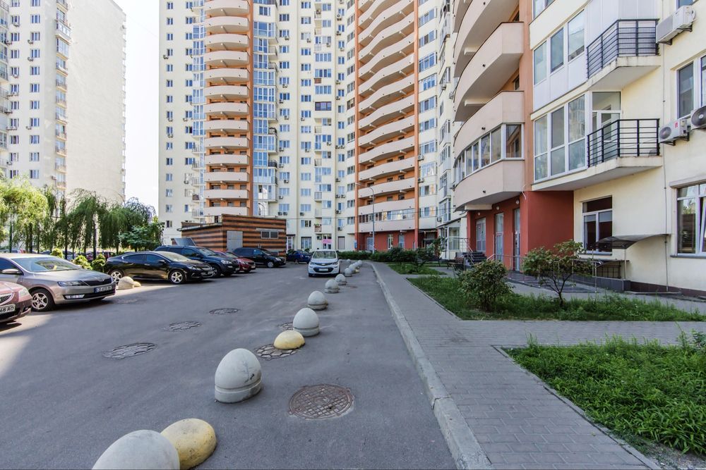 2-К Інститут сердця Метро Чернігівська пішки МВЦ