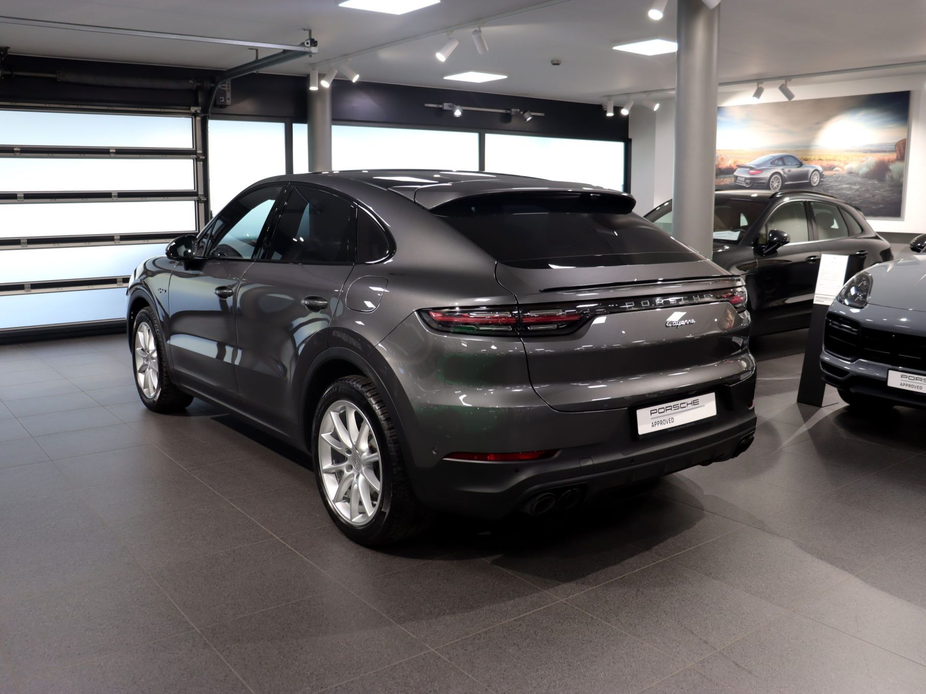 Porsche Cayenne Coupe E-Hybrid .