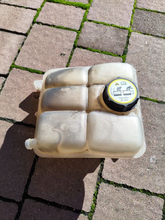 zbiorniczek wyrównawczy płynu chłodzącego ford focus