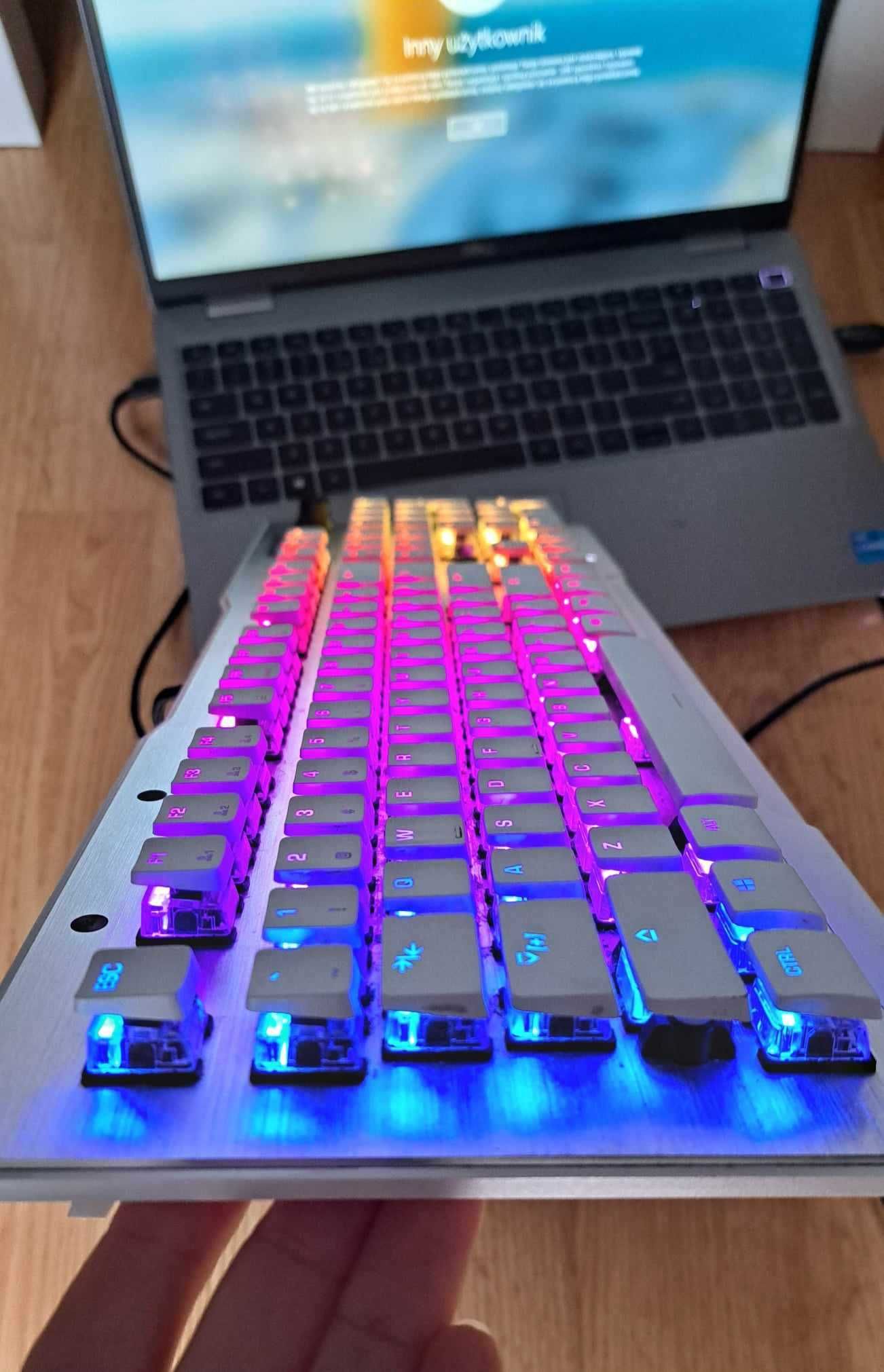 Klawiatura dla graczy ROCCAT Vulcan, biała