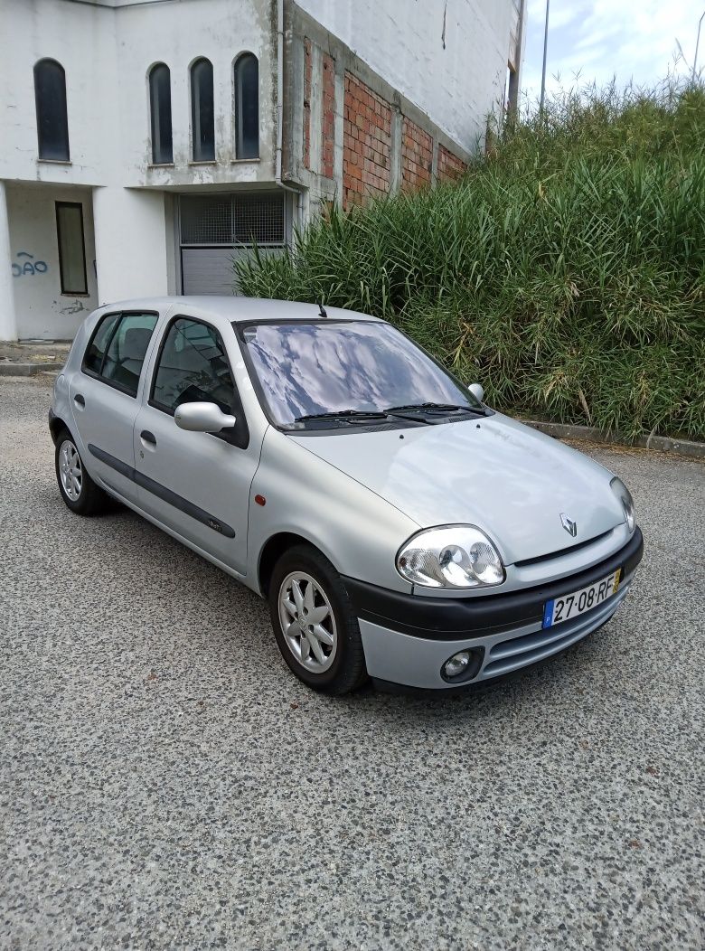 Renault Clio ano 2001 gasoleo