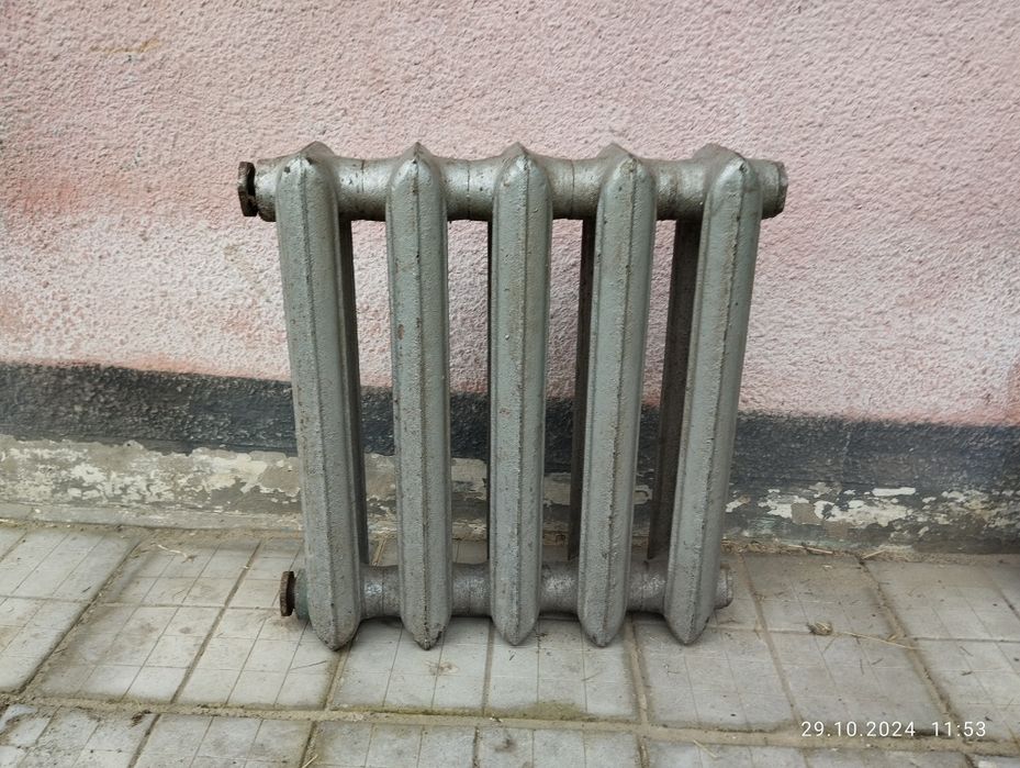 Продаються чугунні батареї