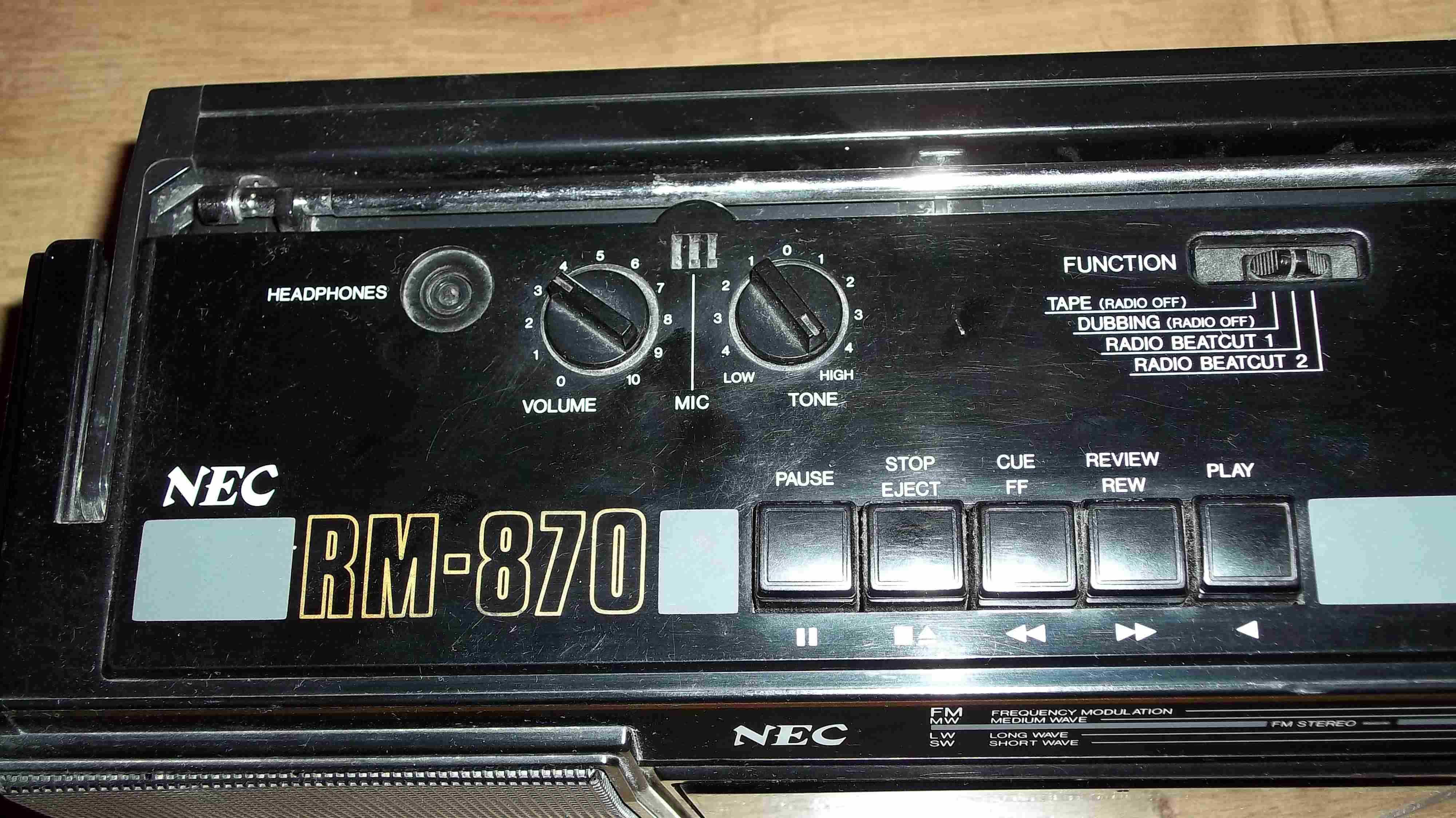 Radio jamnik NEC RM870 z PEWEXU, działające