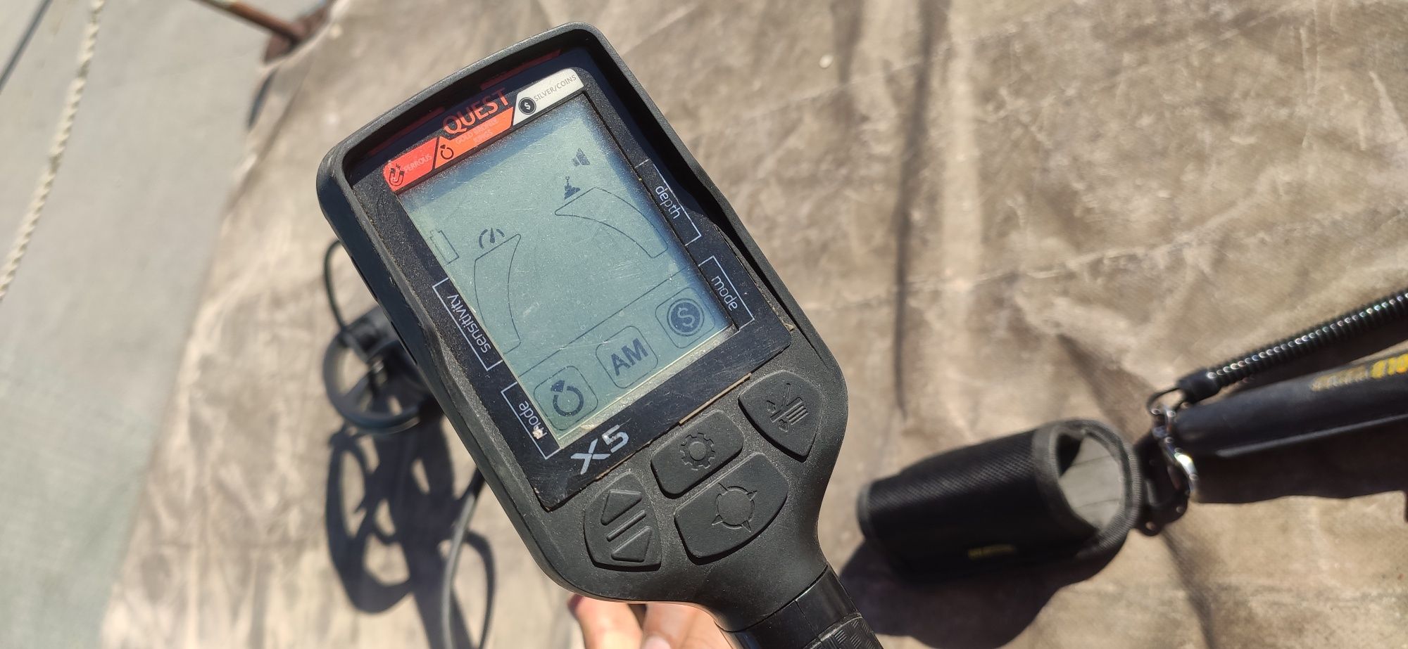 Металлоискатель quest x5 пинтпоинтер лопата fiskars