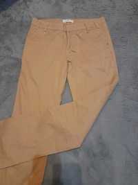 Bawełniane spodnie na lato.
Marka
Bisou Bisou