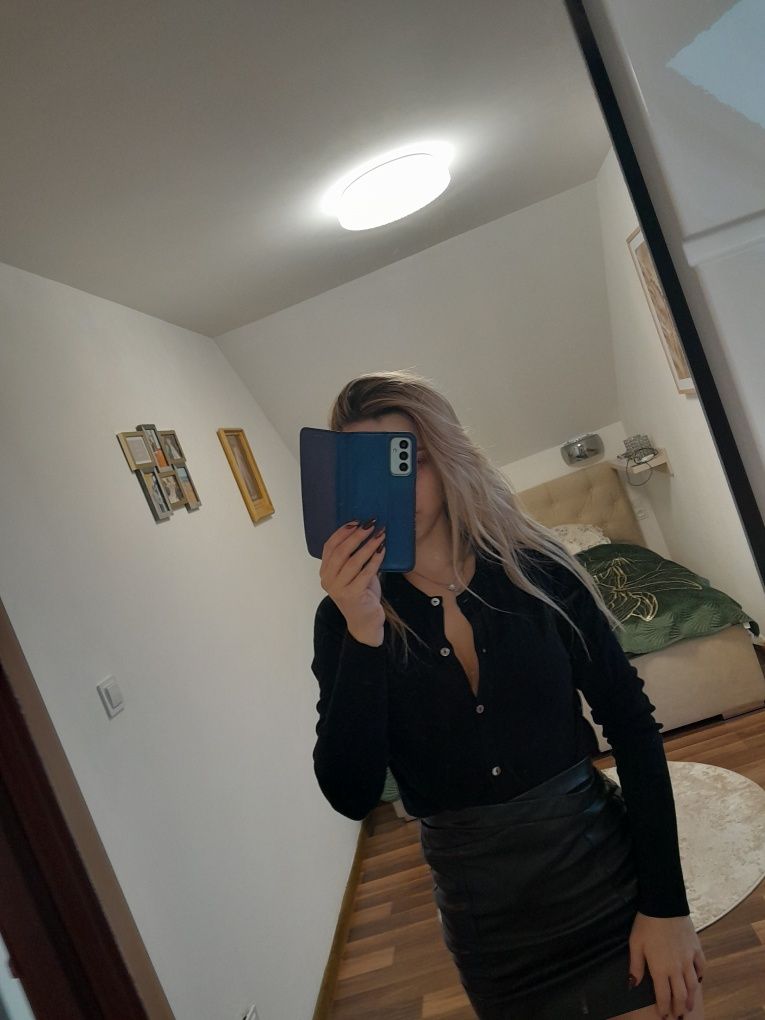 Kardigan sweter sweterek basic czarny rozpinany guziki viskoza dekolt