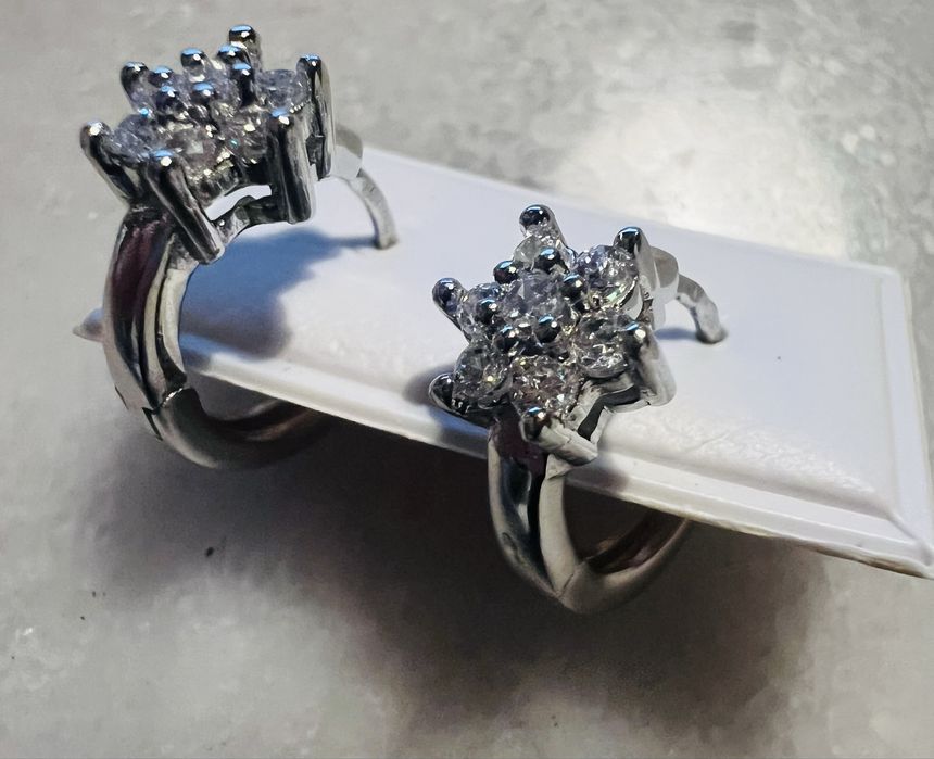 Par de brincos em prata