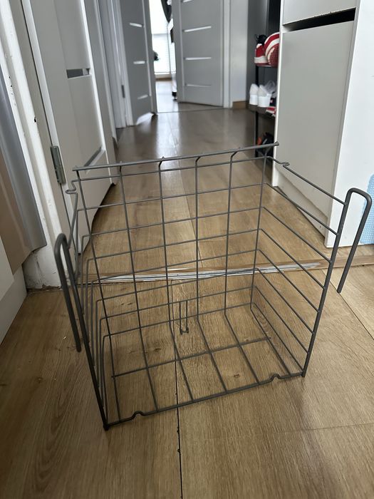 Koszyk zawieszane do szafy na hakach kosz z klipsem optymalizacja