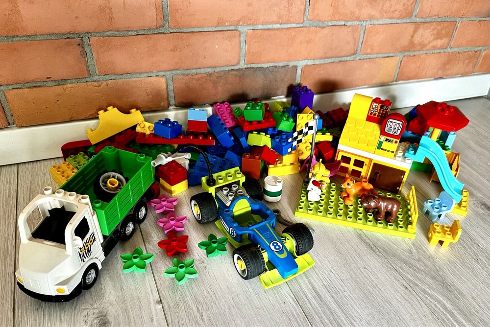 Zestaw klockow LEGO Duplo klocki figurki samochody oryginalne LEGO