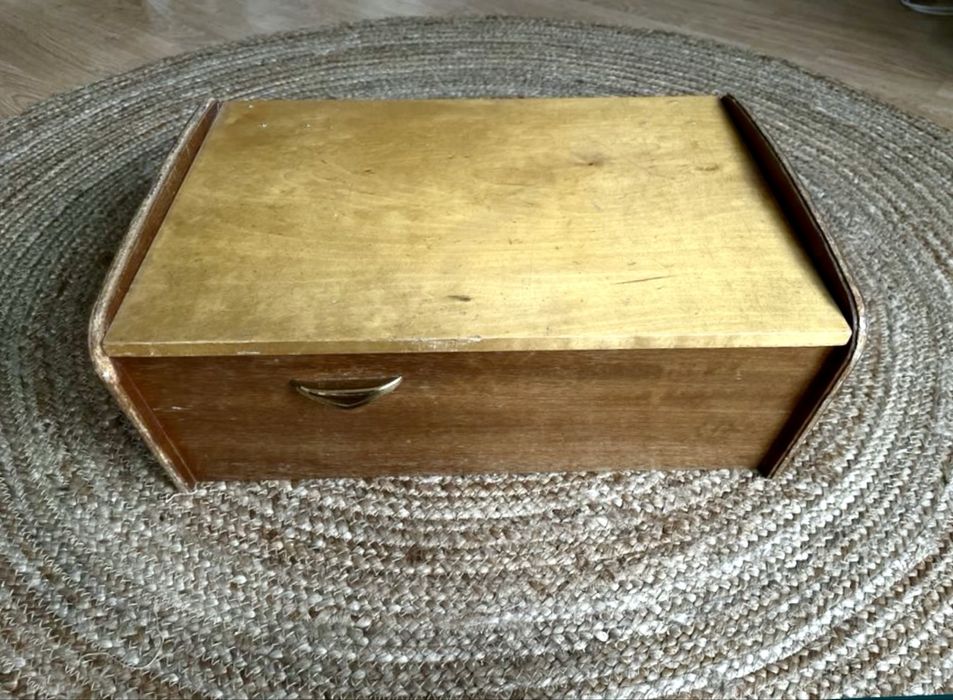 Niciak drewniany hafciarka z szufladkami retro vintage skrzynka nici