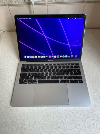 Apple MacBook Pro 13 256 GB TouchBar 2018