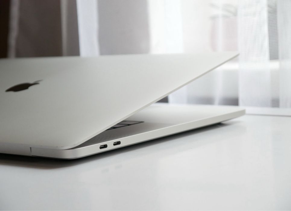 MacBook Pro 16 2019 (2021) | i7 / 16gb / 512gb | 95% Акб!