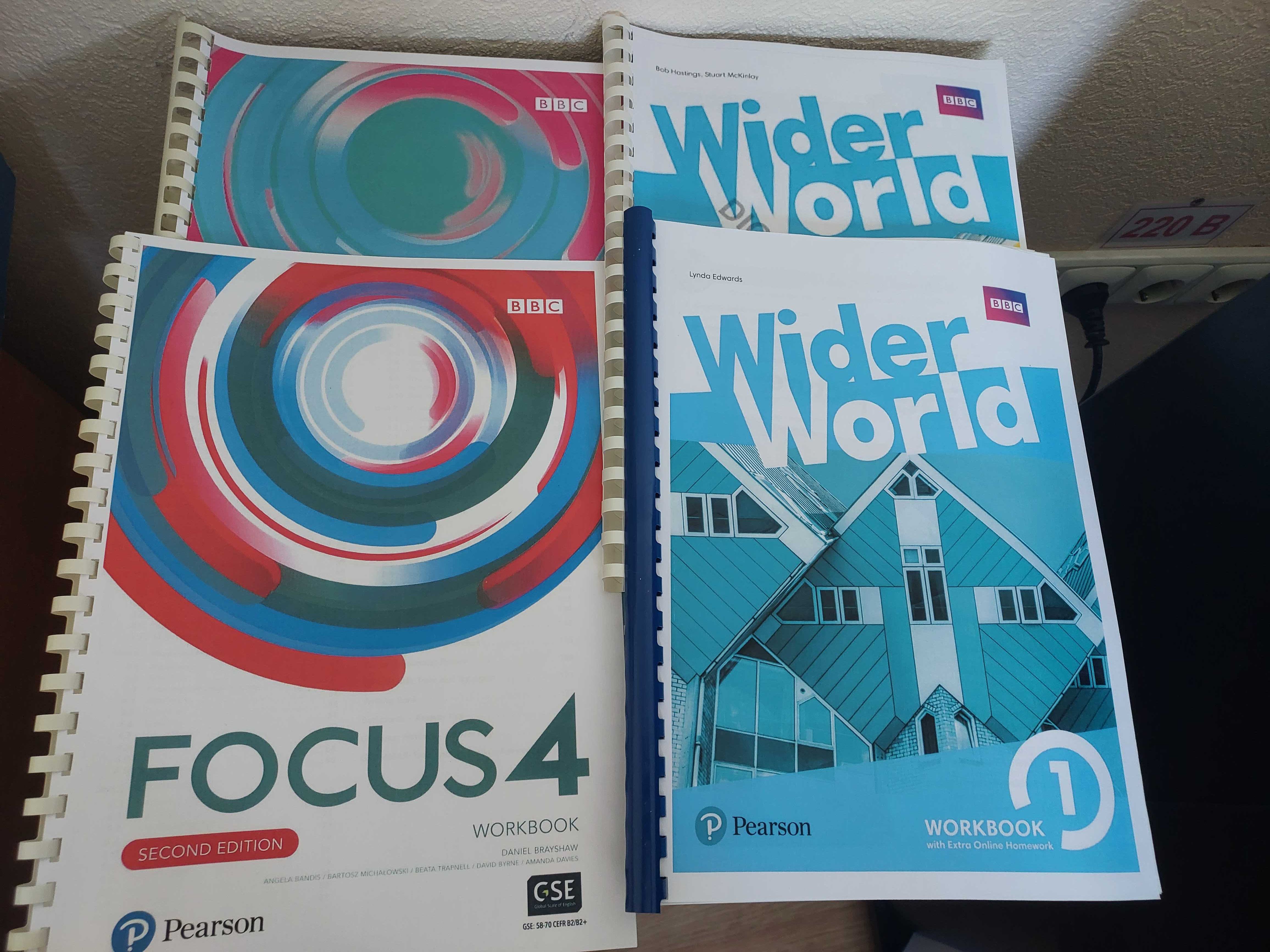 Підручник з англійської  Wider World 1 та Focus 4