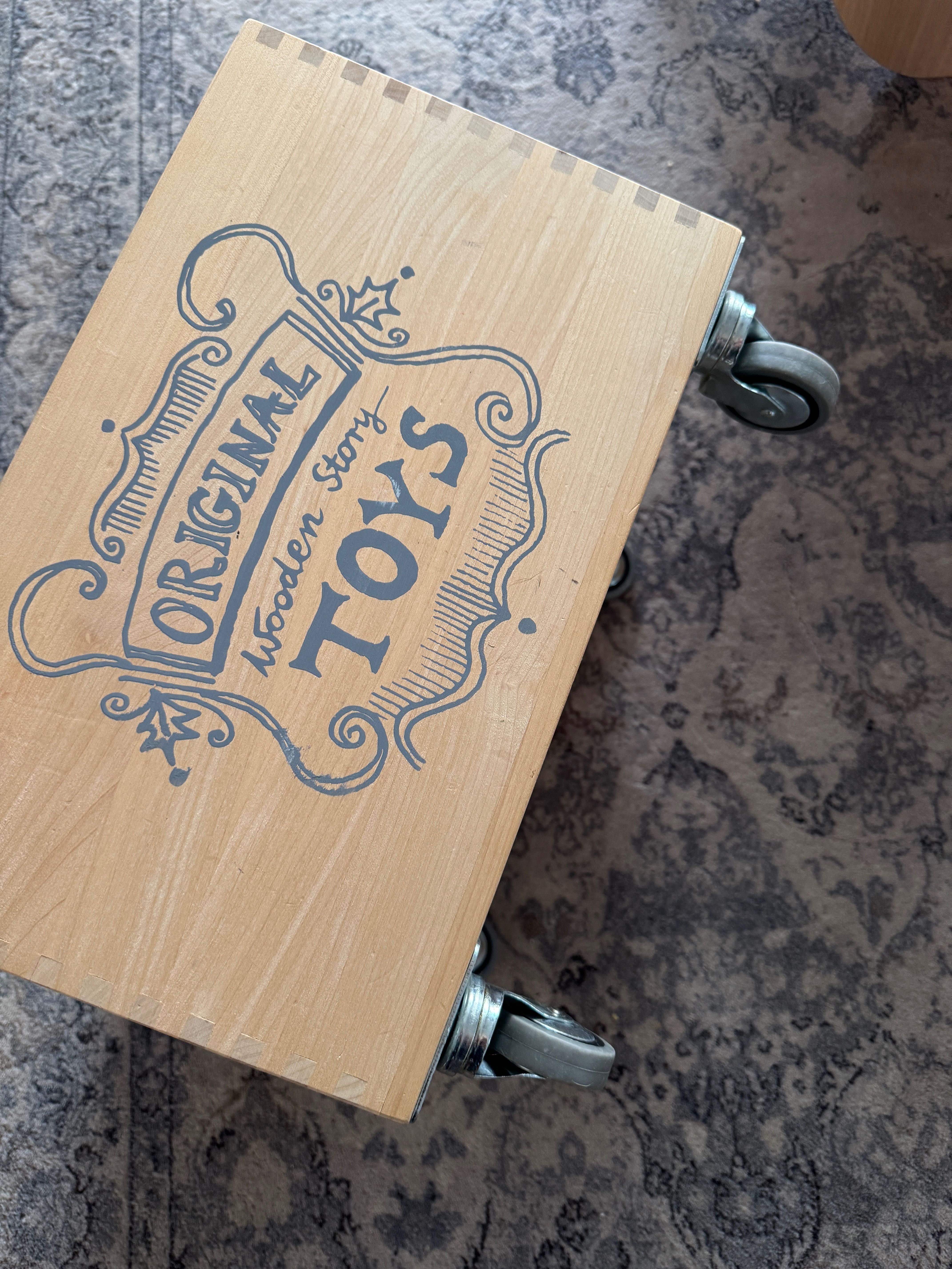 Skrzynia na kółkach drewniana Wooden Story