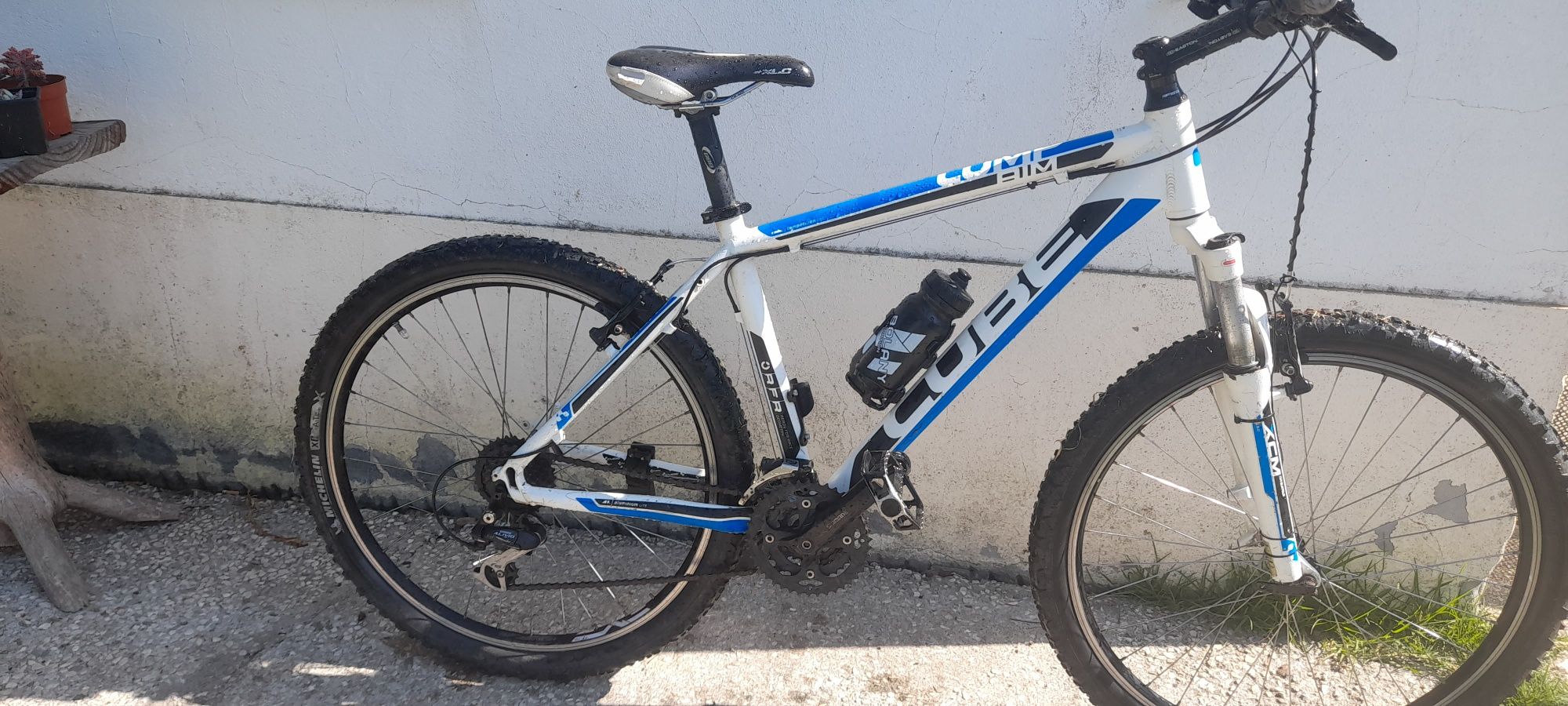 Bicicleta cube comp