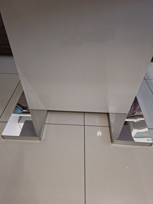 Stół rozkladany biały lakierowany  l+4 krzesla gratis