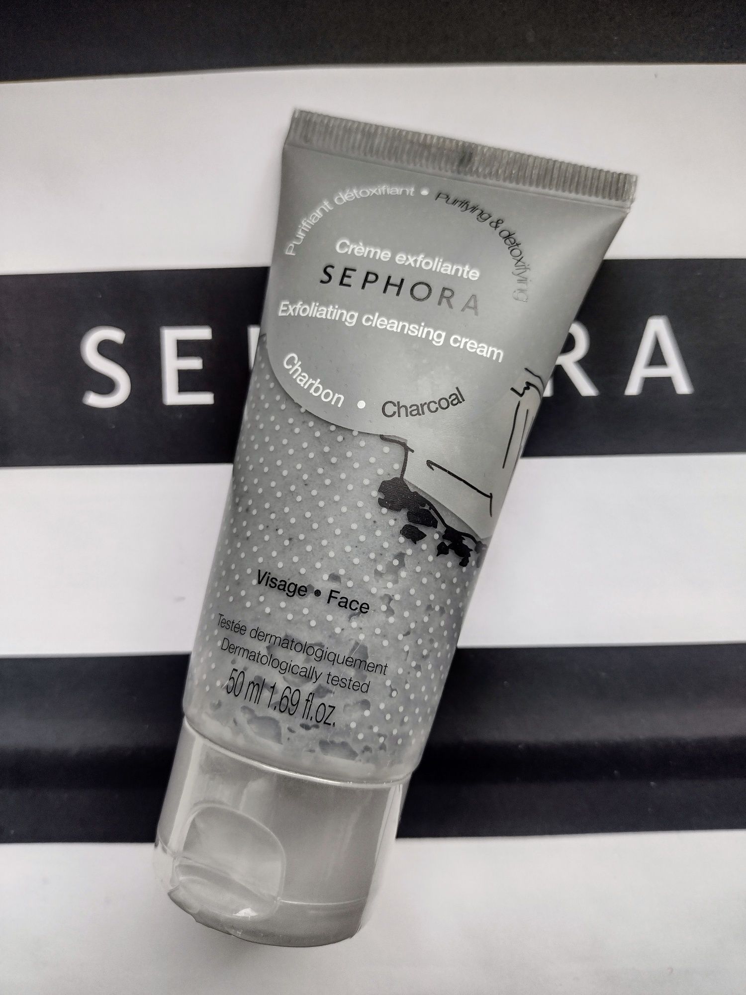 Folia!!! SEPHORA Peelingujący krem myjący z węglem 50 ml NOWY!!!