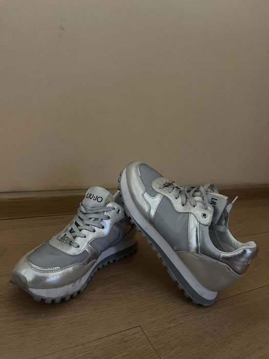 Кросівки LIU JO Б/У з дефектом на пʼяті 38 розмір