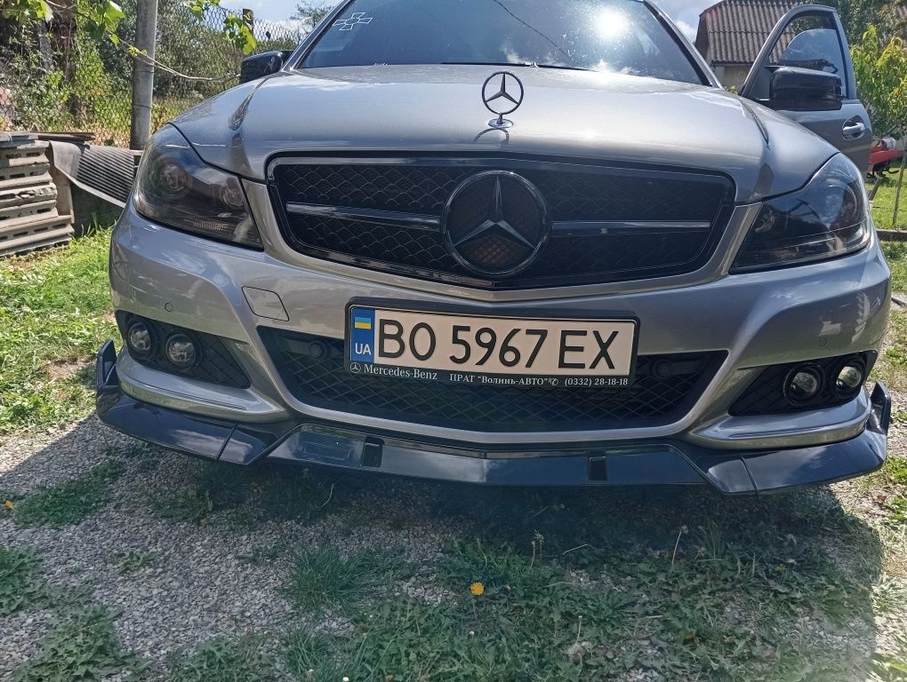 Автомобілі легкові