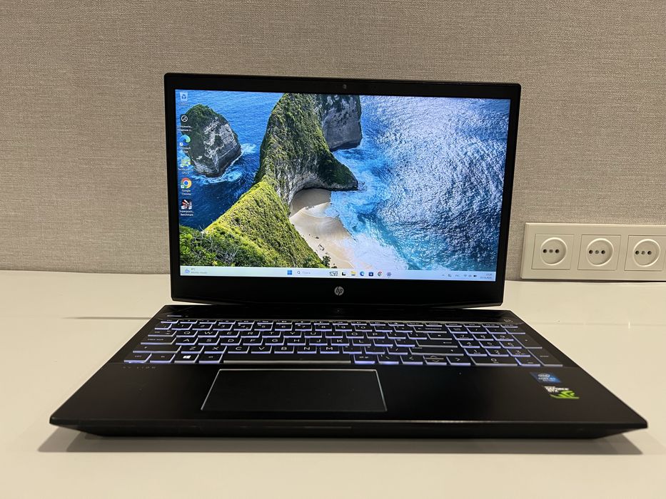 Игровой HP Gaming 15-cx0599 - 15" FHD/i5-8300H/  16Gb/SSD 256/GTX 1050