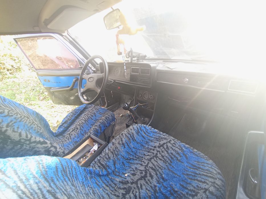 Розбираю ваз 2107 є капот двері багажник та багато інших запчастин