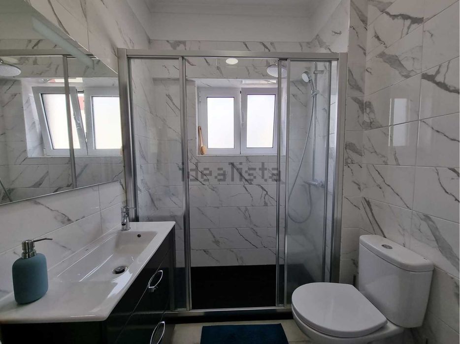 Quarto Casal num T2 Renovado em Aguálva - Cacém