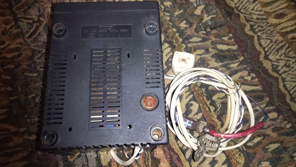 КЕДР АВТО 12В Зарядное-десульфатирующее автоматическое устройство.