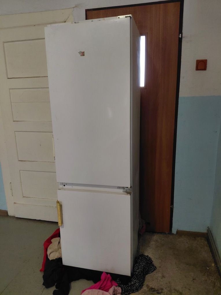 Oddam lodówkę stan dobry