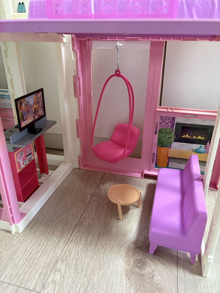 Domek miejski Barbie z windą