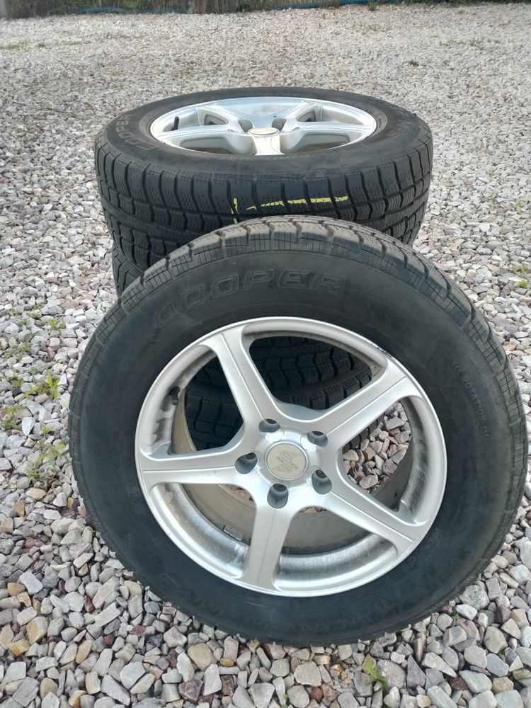 Komplet opon zimowych dla SUV 4 x 225/65R17  COOPER - DISCOVERER M+S