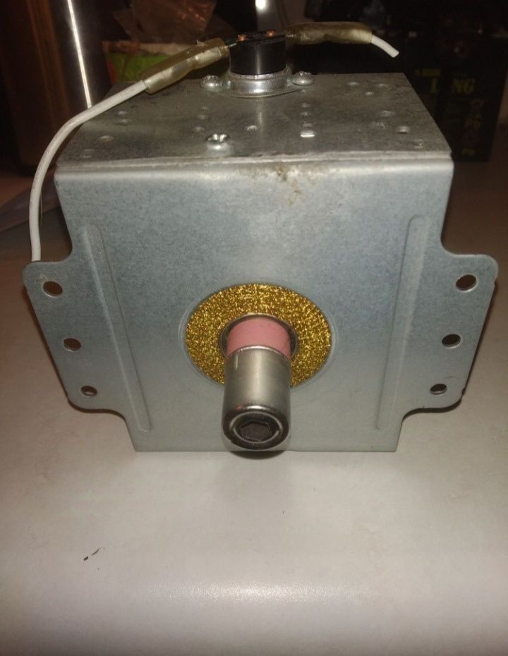 Magnetron mikrofali Witol 2m219j e522