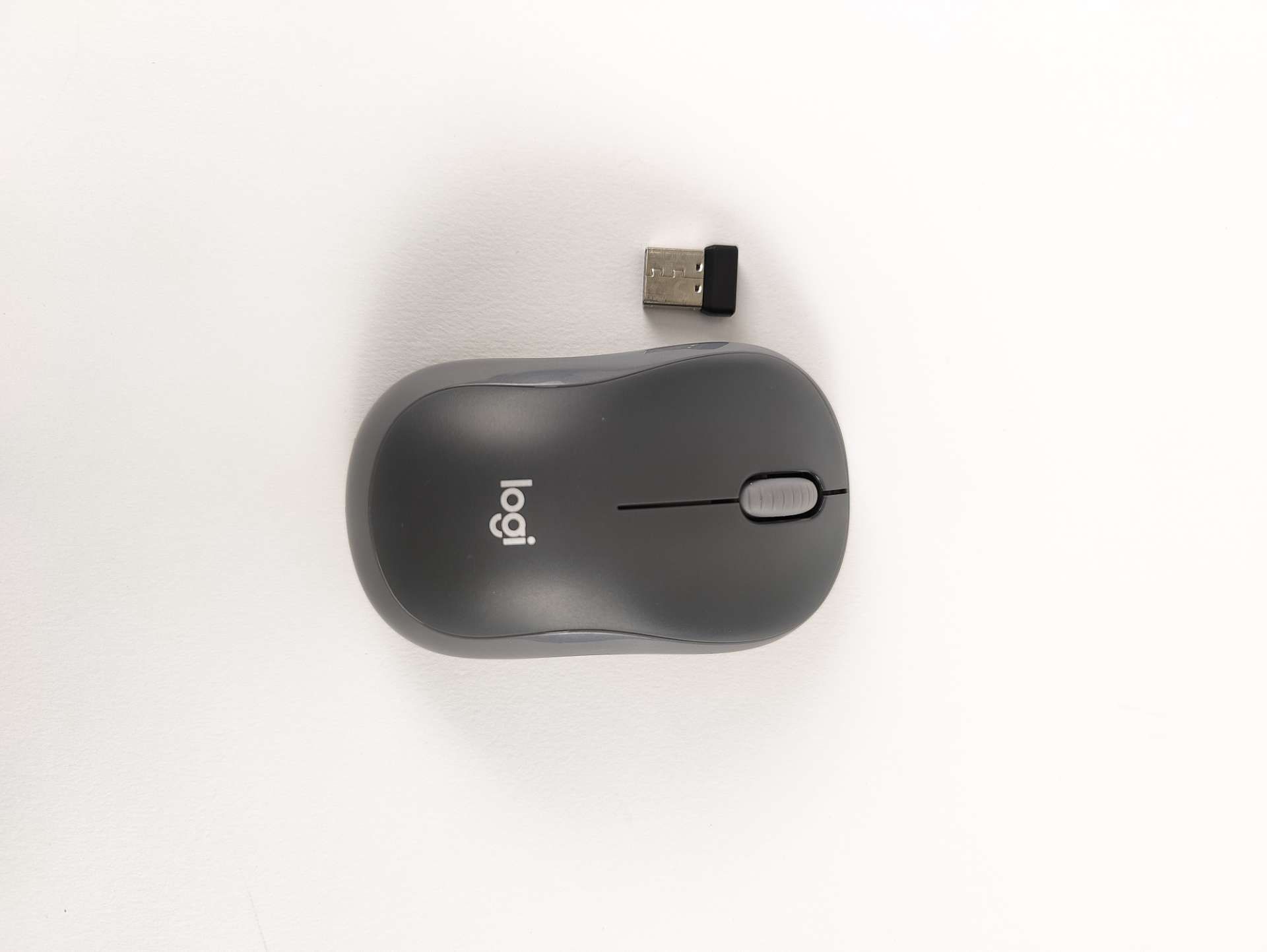 Logitech M185 Bezprzewodowa mysz