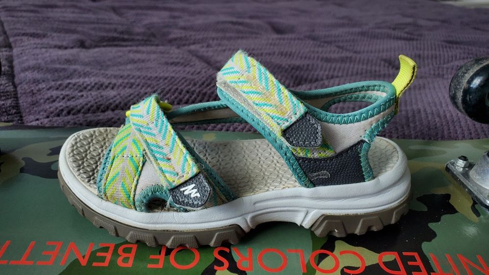 Дитячі сандалі фірми Quechua (на ногу 18 см )