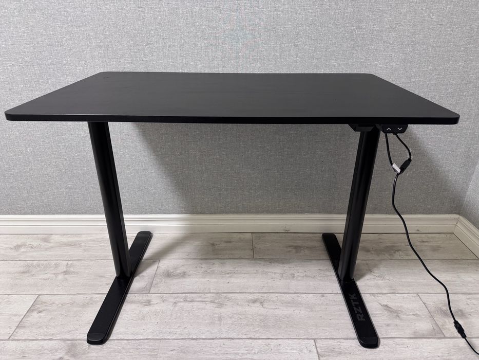Стол с электрорегулировкой высоты RZTK eDesk Basic Black 1000 х 600 мм