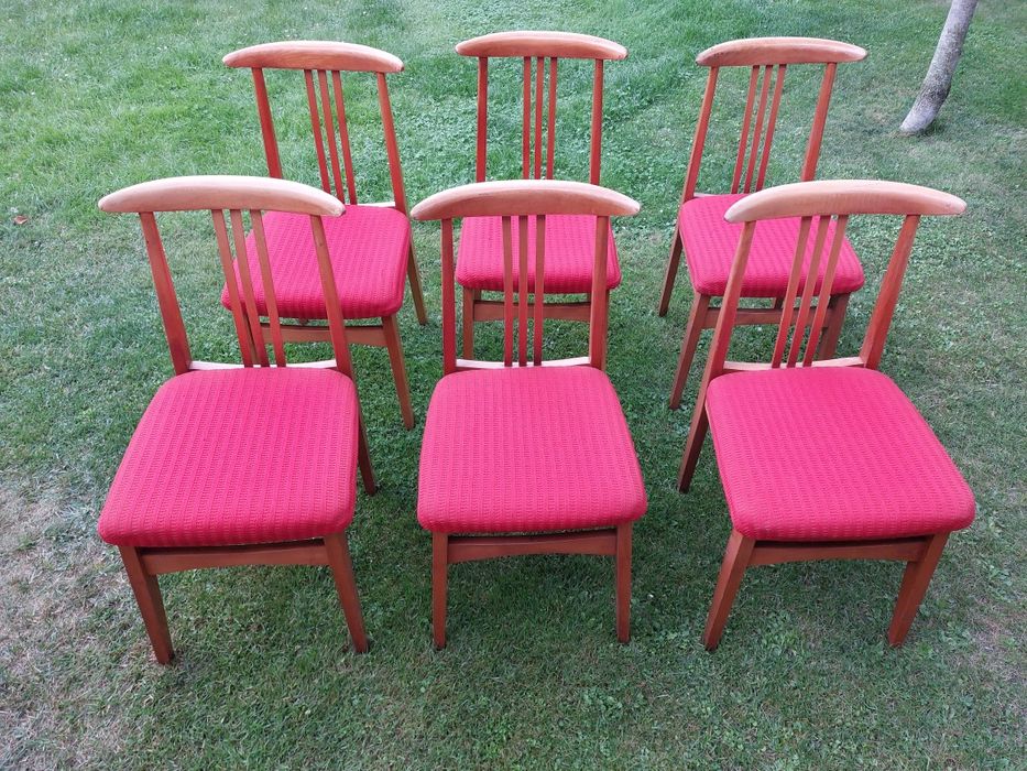 Drewniane krzesła PRL