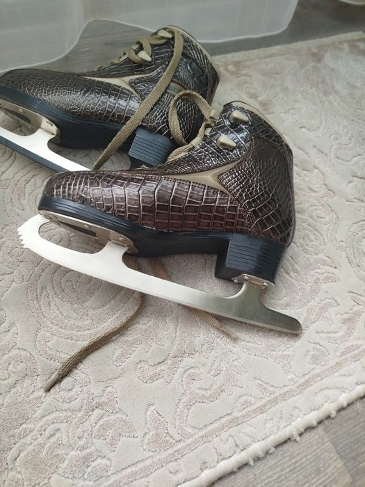 Фігурні ковзани , брендові, натуральна шкіра