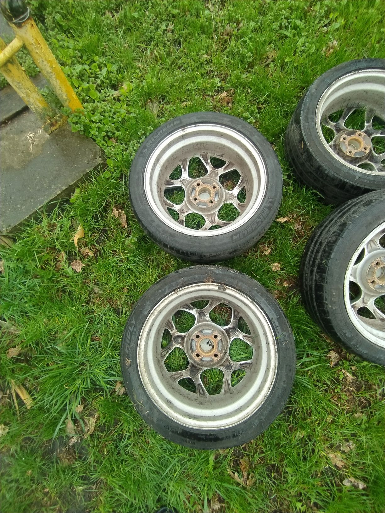 Диски AEZ 4/100 R 17 розмір гуми 215/45 .