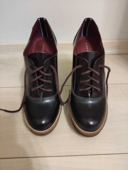 Damskie buty na obcasie Tommy Hilfiger r. 38 cm jak nowe