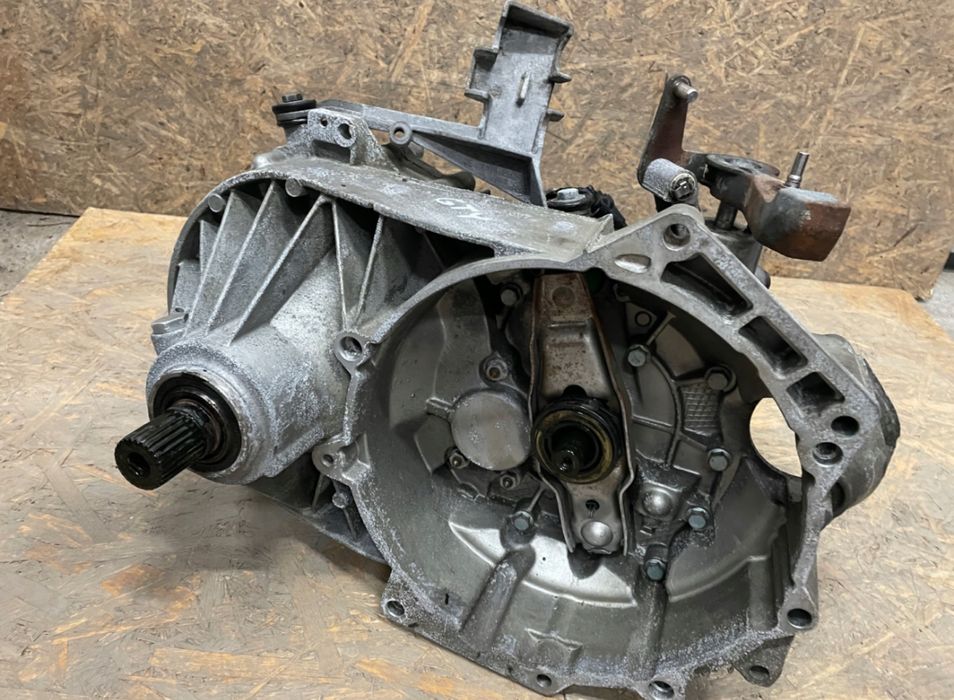 Transporter T5 Skrzynia Pas przedni chlodnice i Silnik BRS BRR Silnik