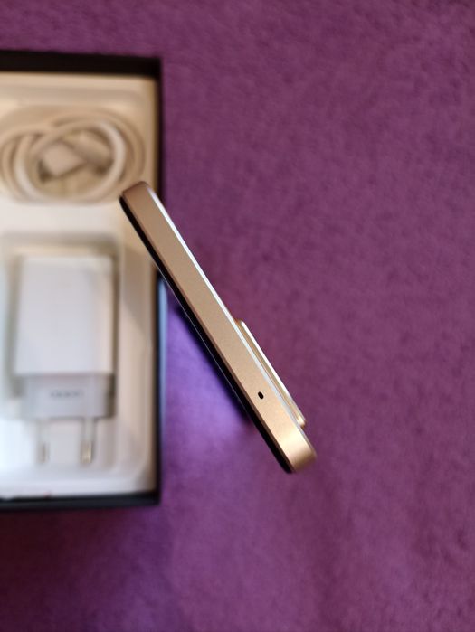 OPPO Reno 7  16/128   (8+8)