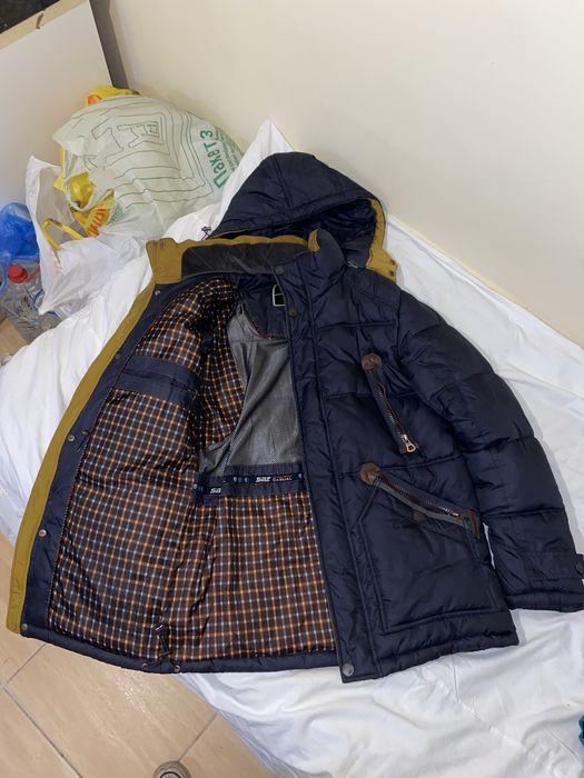 Тепла зимова чоловіча куртка, в ідеальному стані