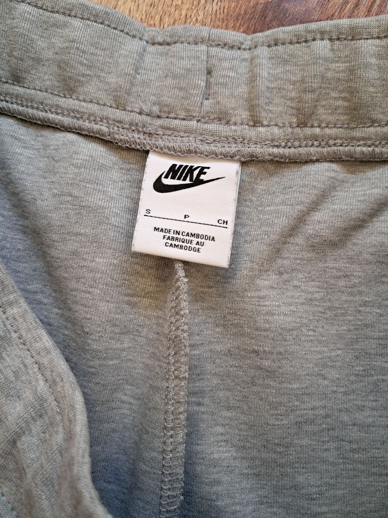 Dresy Nike Tech FLEECE r.S jak Nowe męskie/ młodzieżowe