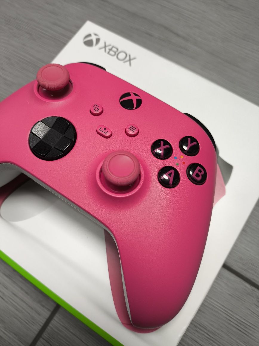 Pad Xbox Series X/S z pudelkiem