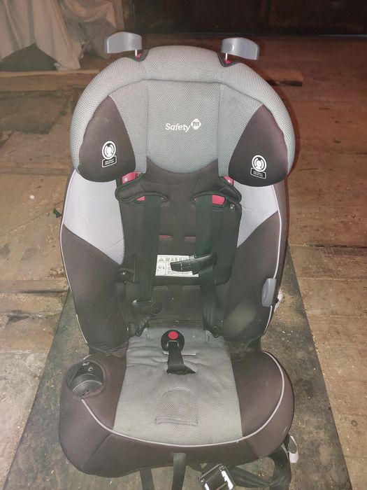 Продаж дитяче автокрісло